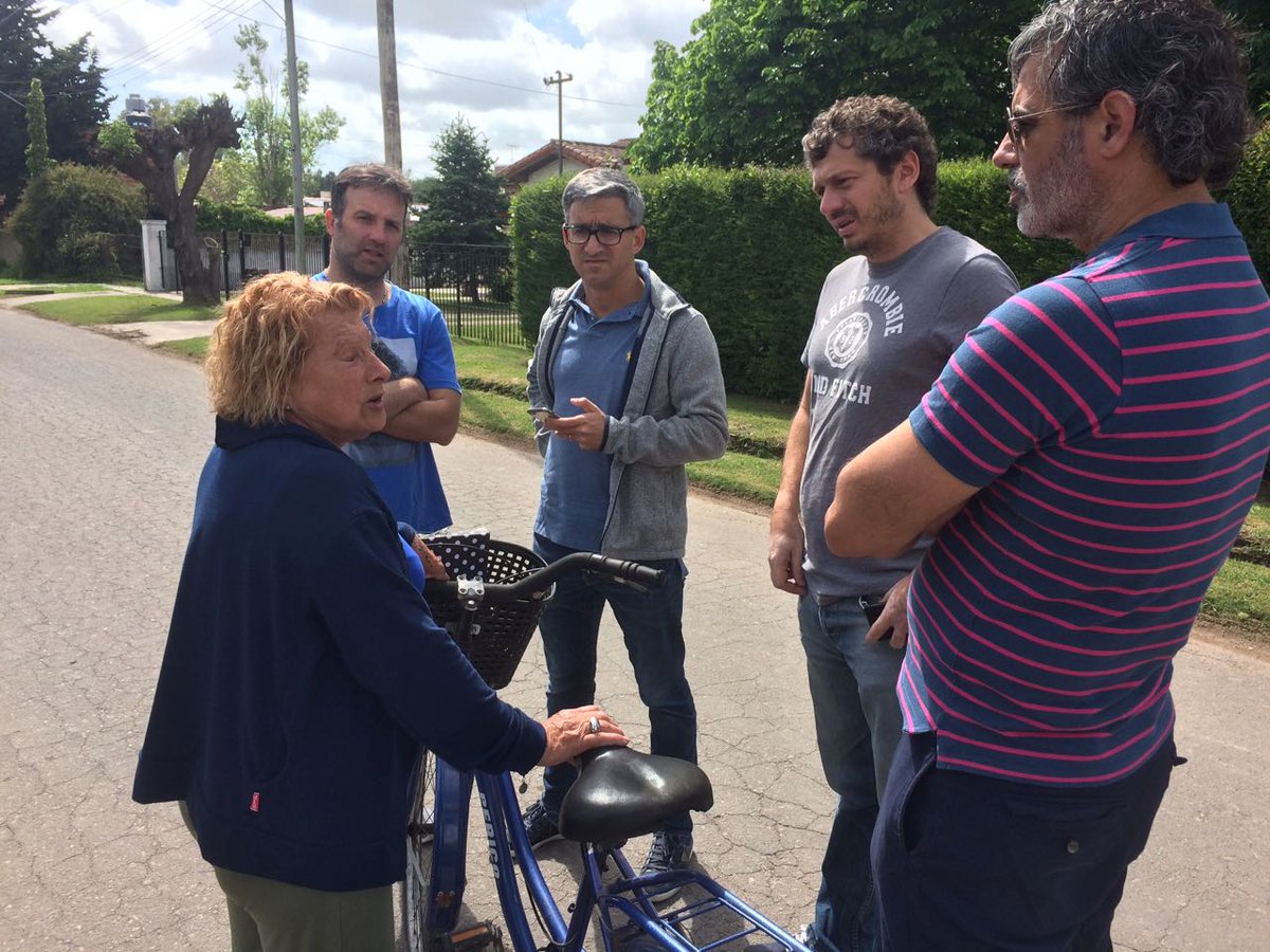 Horacio_Prada's tweet photo. #TimbreoNacional Siempre escuchando a los vecinos. Hoy estuvimos en Villa Elisa #CambiandoJuntos https://t.co/BGgGhkx4e3