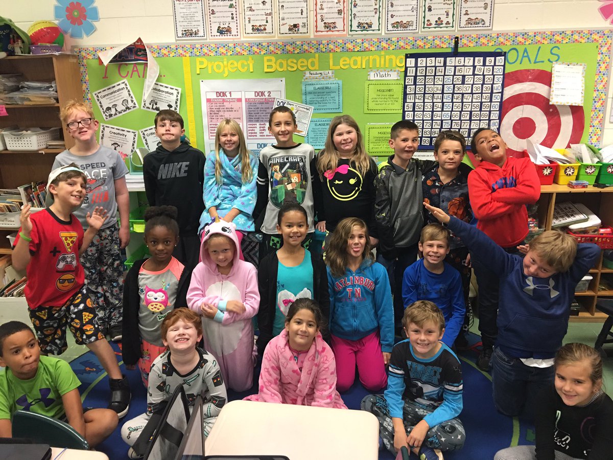 jenwarlick's tweet photo. Great kiddos with bright futures! 😎 Red Ribbon Week fun in 3rd grade ❤️ https://t.co/Y8f6UjNral