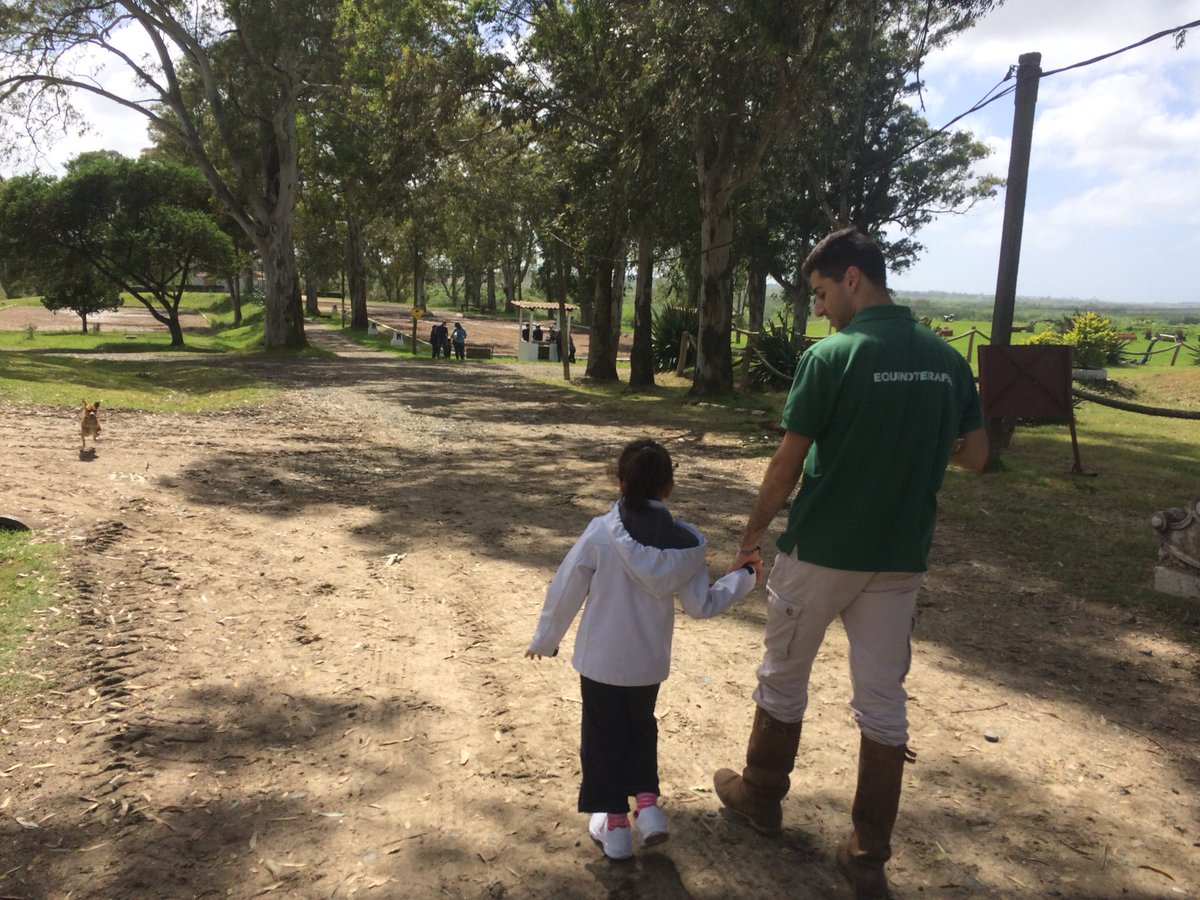 MaFerSouza_'s tweet photo. Competencia de salto en el #CENAFRE 🐴 siguiendo al futuro campeón olímpico (!) Fede Souza #equitacion https://t.co/FCnlSv3imD