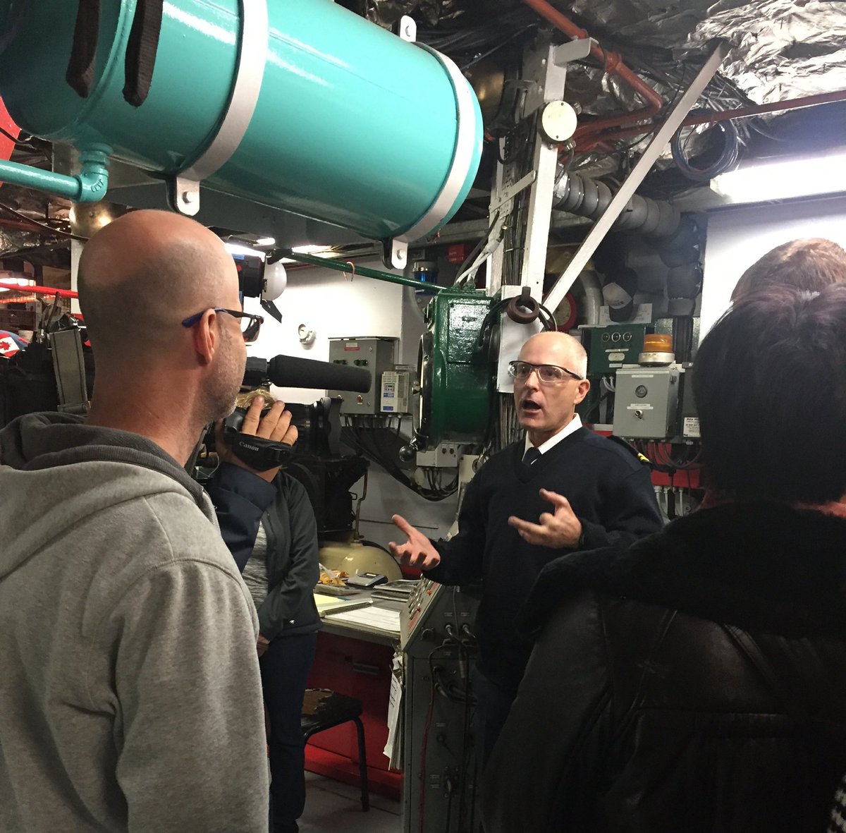 pointcomm_'s tweet photo. Visite du Cavalier Maxime @Croisieres_AML à l'événement #bienvenueabord. https://t.co/XWUwxVeYMn