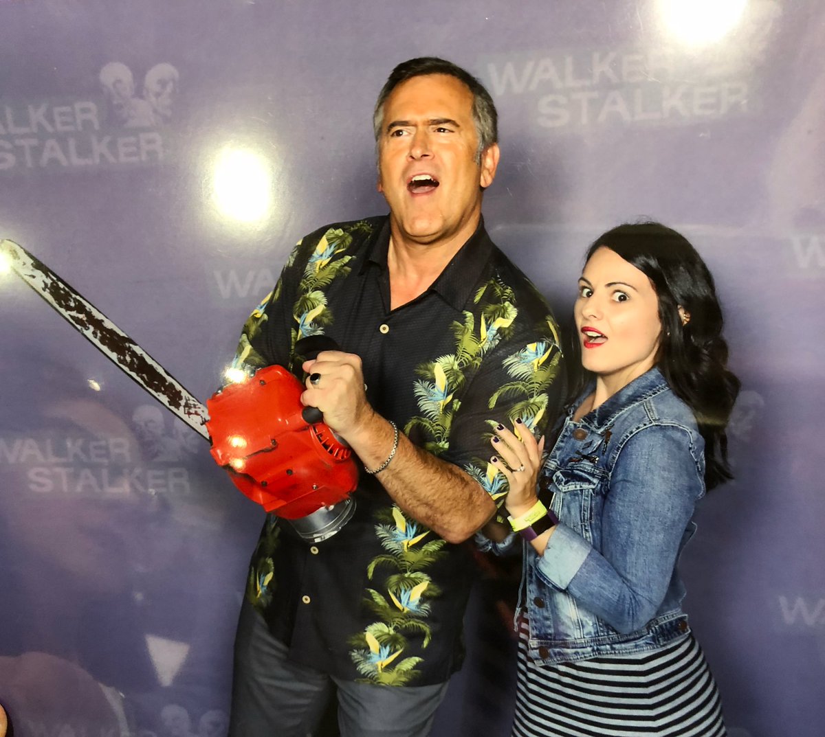 jacknifejeds's tweet image. when @GroovyBruce saves you from deadites @WalkrStalkrCon