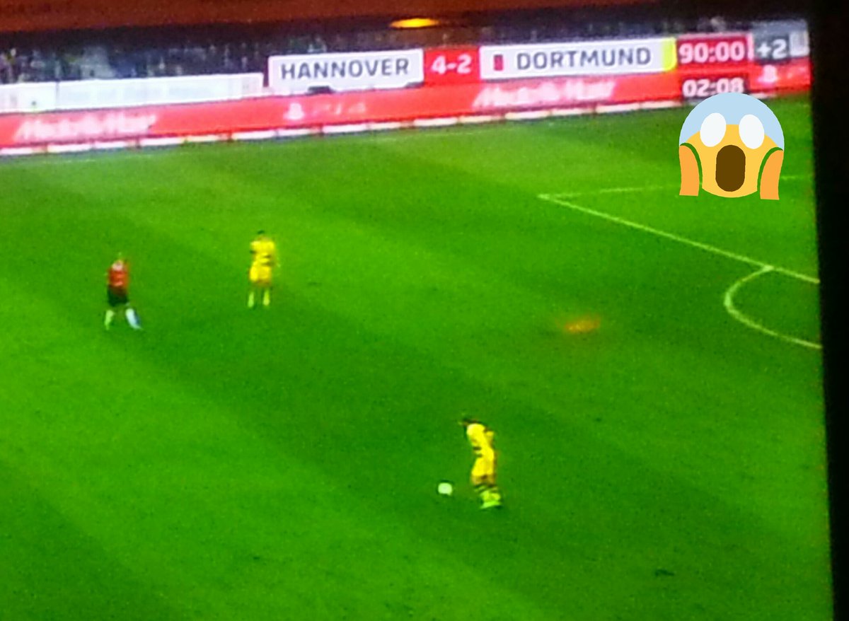MsJaneMoriarty's tweet photo. @JulieWorldWide was hatten deine Roten den heute im Tee?!
#H96BVB #NiemalsAllein https://t.co/cE1PckrWPO