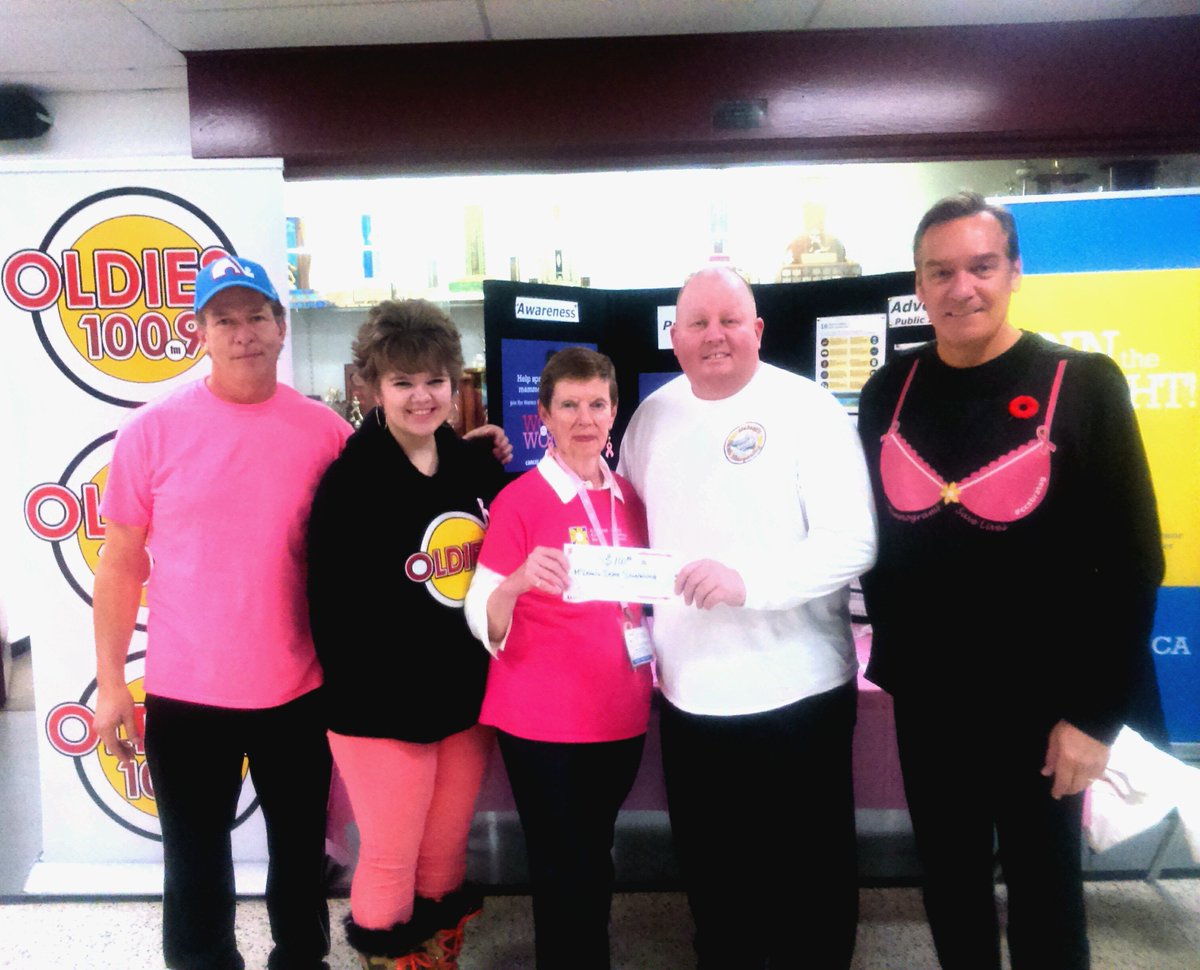 Oldies1009's tweet photo. Live at the first @MunBrightON #PinkInTheRink - All dressed in pink for #BreastCancerAwareness! #CCSBraTag #MammogramsSaveLives https://t.co/qCn4WKGpwE