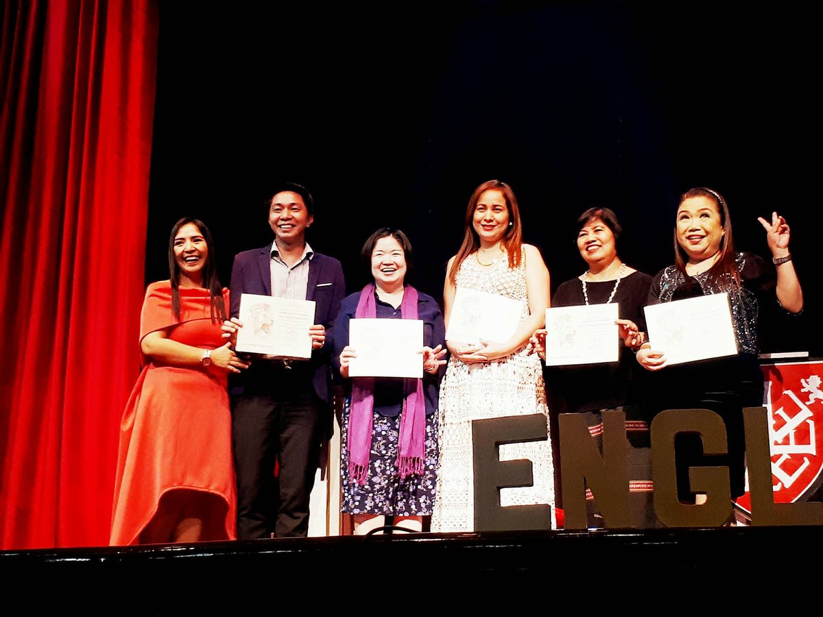 SB_EnglishClub's tweet photo. LiberaliaAwards 2017(Part 15)
Oct27 at Abbot Lopez Hall
Department of Languages & Literature Faculty
ยฉProf Rowena Rivero #SBEC @bang_rivero https://t.co/AlWwWvXSZ0
