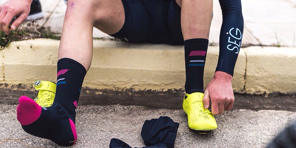 FEDER_MUT's tweet photo. We are proud to be part of the SEG Racing team #federmut #traindingoutfit #socks #cyclist #cyclingsocks #runningsocks #runner https://t.co/WDm3rtoAuB