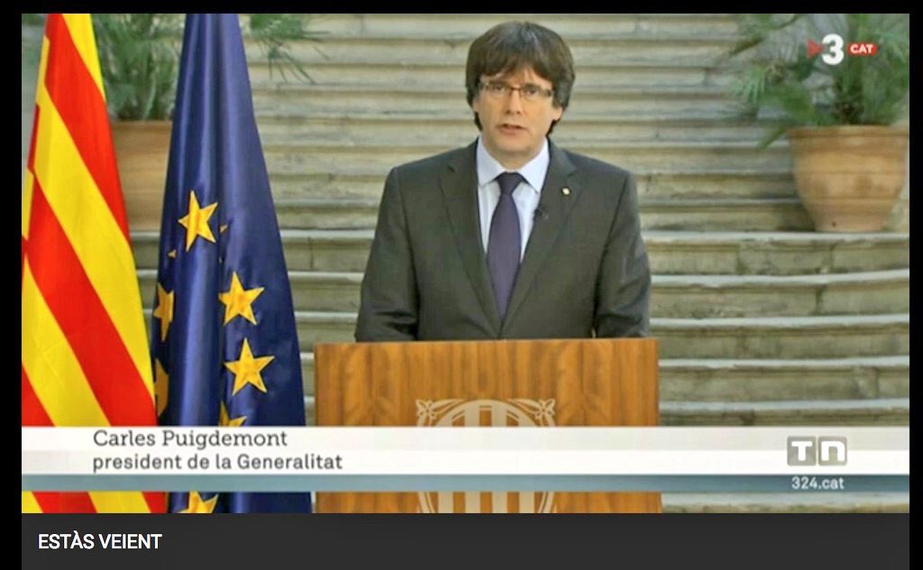 Este es nuestro nuevo lema "Som gent Catalana i fem els q ens dona la gana" #CatalanIndependence #teatre #aixino