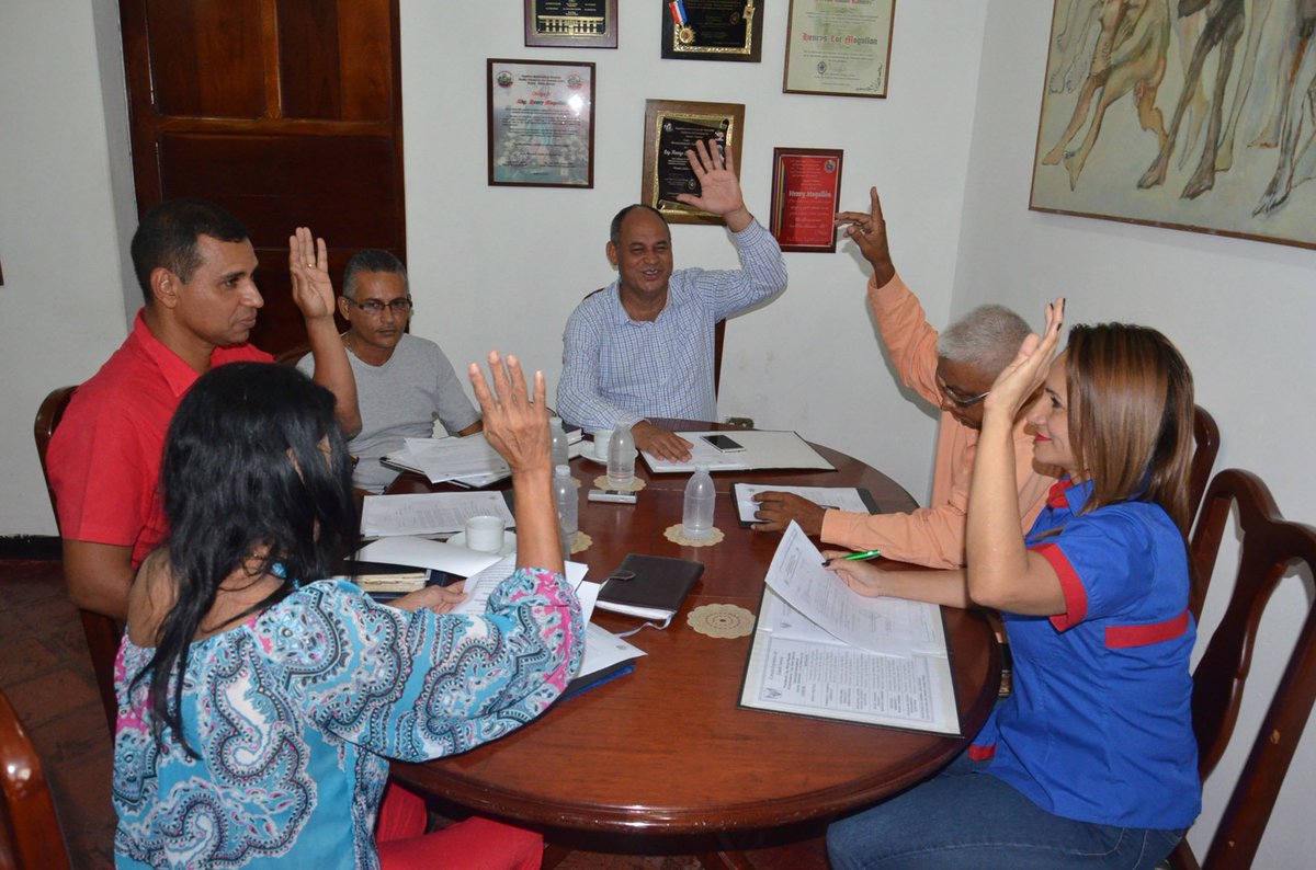 CLEY2017's tweet photo. #Noticia  / Aprueban más de 4 mil millones en crédito adicional y traspasos presupuestarios. #Yaracuy @NicolasMaduro https://t.co/cw9xZlDFA2