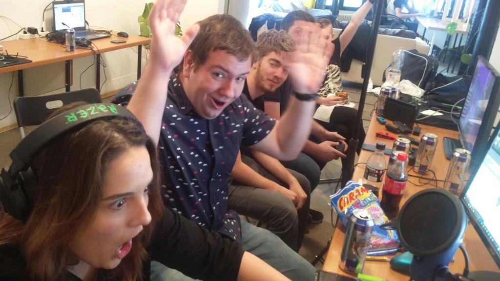 SekaiLoveGaming's tweet photo. En live tout le weekend #marathon stream #halloween @CSG_TV @PetitsStreams @TwitchBotOnline
https://t.co/oxMVRt1nhq #scarytime 🎃 https://t.co/CuHVvZfewW