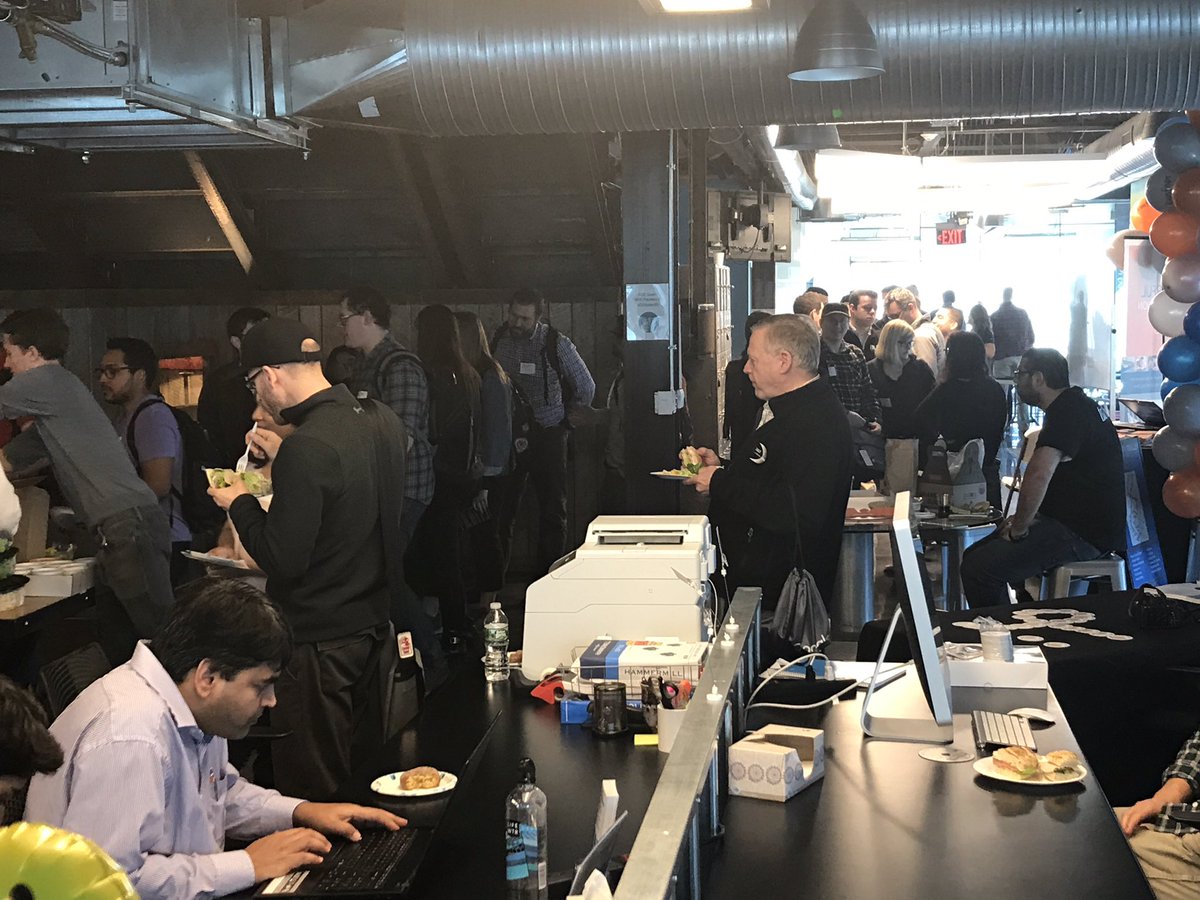 gdgCapRegion's tweet image. #lunch. #DevFestCR2017