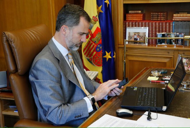 Puigdemont unfollow y block... Junqueras unfollow y block... ¿Saenz de Santamaría presidenta? Like y retuit... 
Voy a ver <a href="/elmundotoday/">El Mundo Today</a> ...