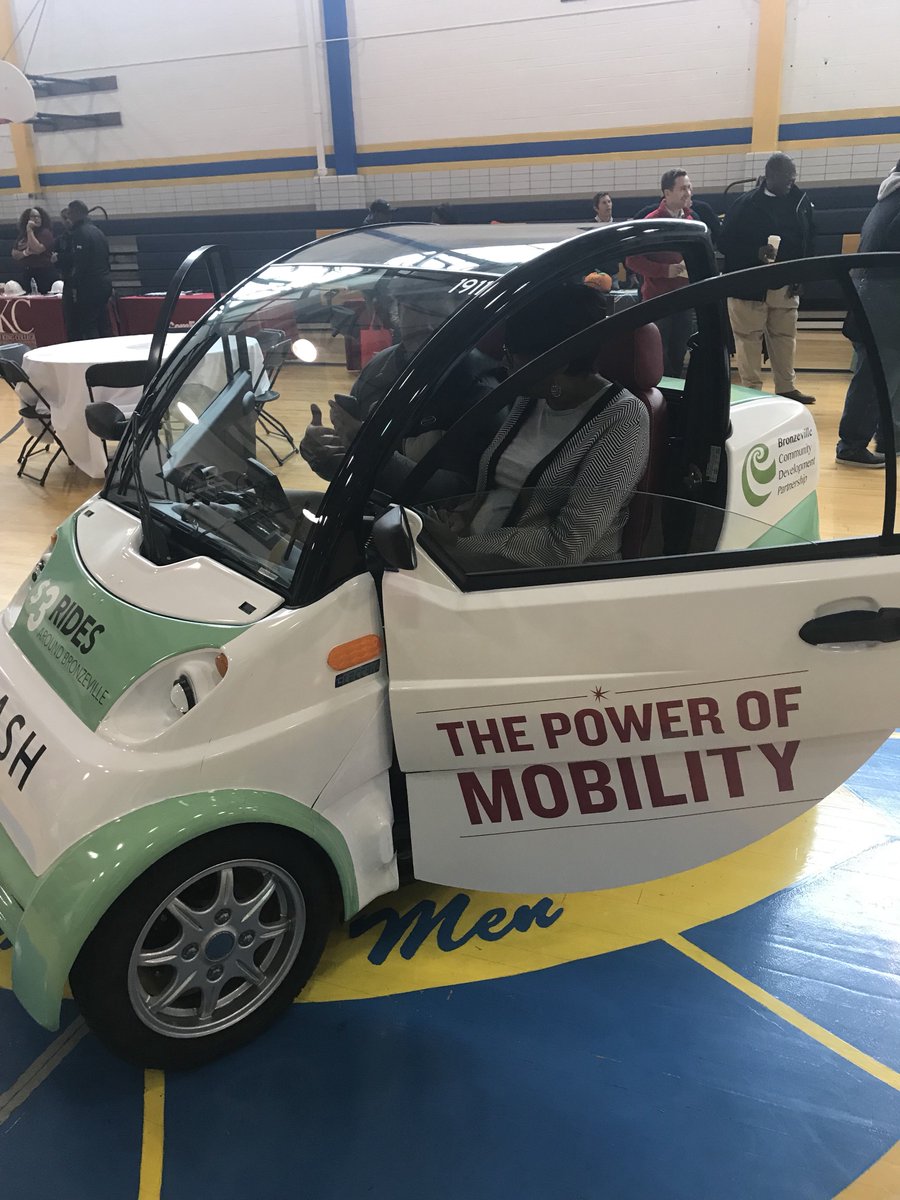 ComEd's tweet photo. Ald. Pat Dowell is learning more about how we are providing the #PowerofMobility with our @InnovaDash electric vehicle 🚗! https://t.co/QqhVwnFQ1n
