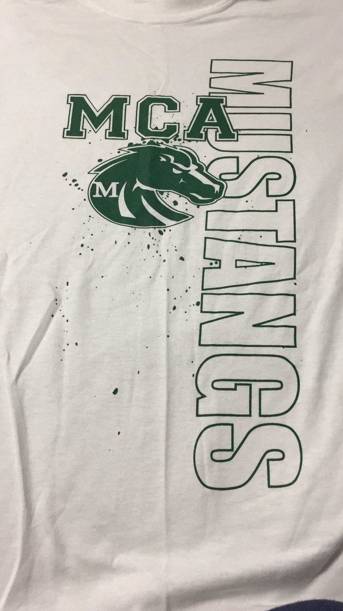 McArthurLIA's tweet photo. Live shirt printing yesterday at MustangFest!💚🐎 @latinosinacti0n @McArthur_HS #famiLIA #mcaLIA #MustangFest #football https://t.co/tMqkP3Fnot