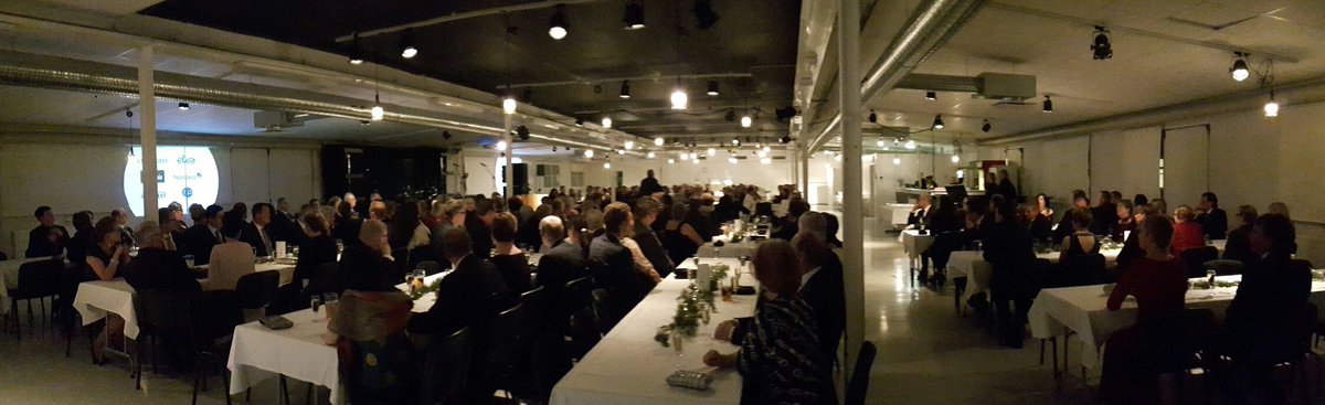 KiviElina's tweet photo. #LempäälänYrittäjät 70-vuotisjuhla ja #Suomi100 #vuosisadanyrittäjä'n palkitseminen #PiippoKeskus #Lempäälä https://t.co/Ph4jdePz5r