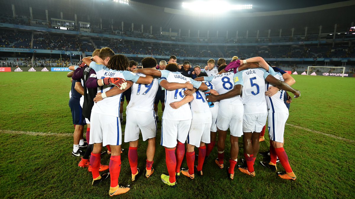 BeWarmers's tweet image. RT if you think the #YoungLions should go to Russia instead of the first team...