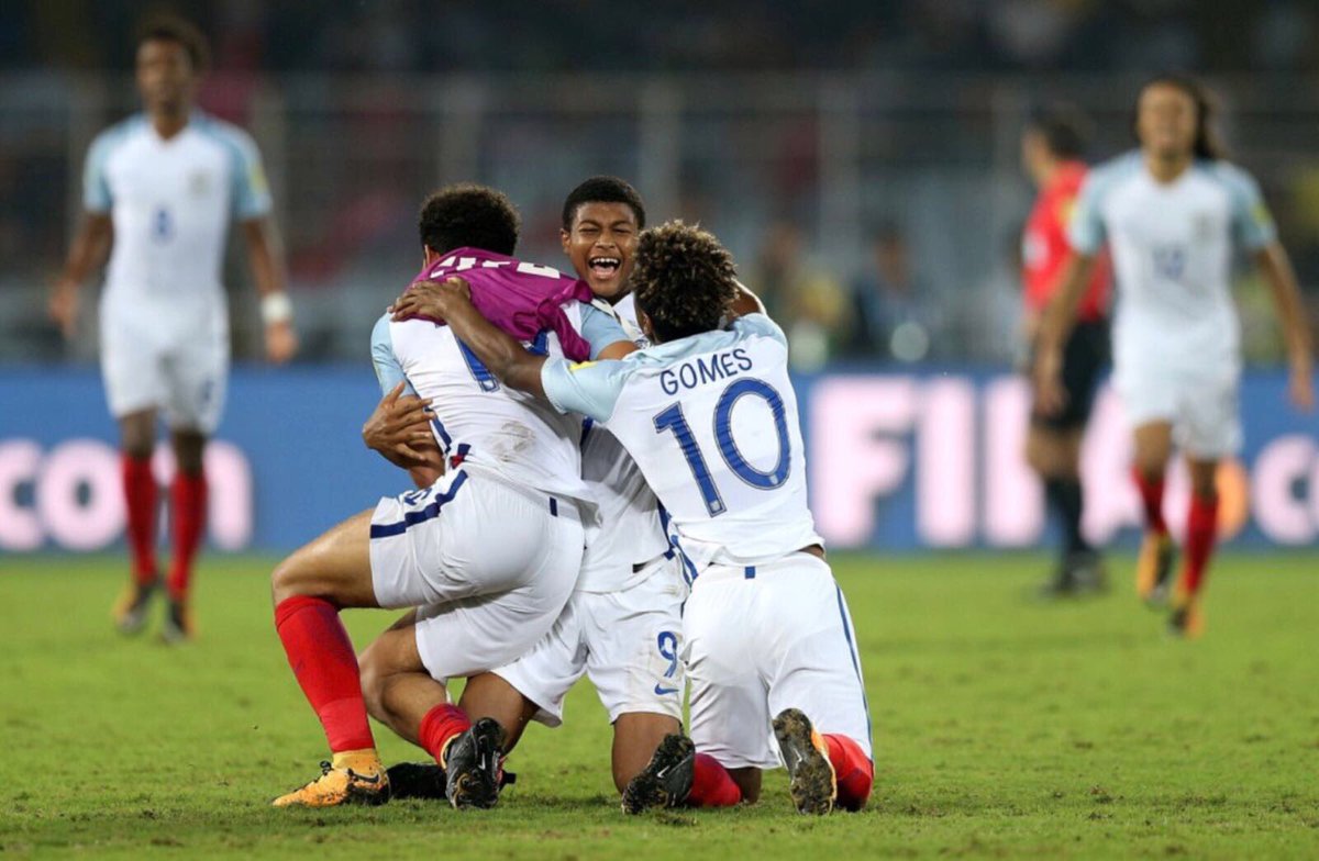 BeWarmers's tweet image. RT if you think the #YoungLions should go to Russia instead of the first team...