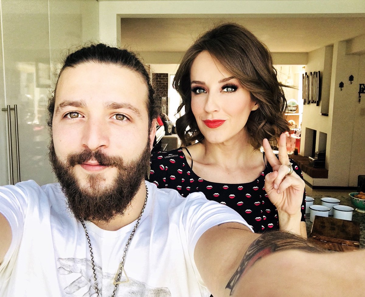 Ellas4Solo's tweet photo. Bella nuestra querida @jimenachoco con @Esquedachris en fotos preparando una sorpresa! @iMarketing5 https://t.co/72g1xJymTG