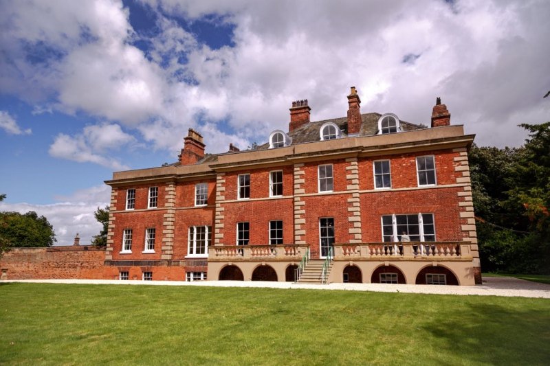 buttonmusic's tweet photo. I'll be performing at the @HirstPriory Wedding Fair tomorrow 11am-3pm. Come and have a listen! #wedding https://t.co/7cPtFHWOoV