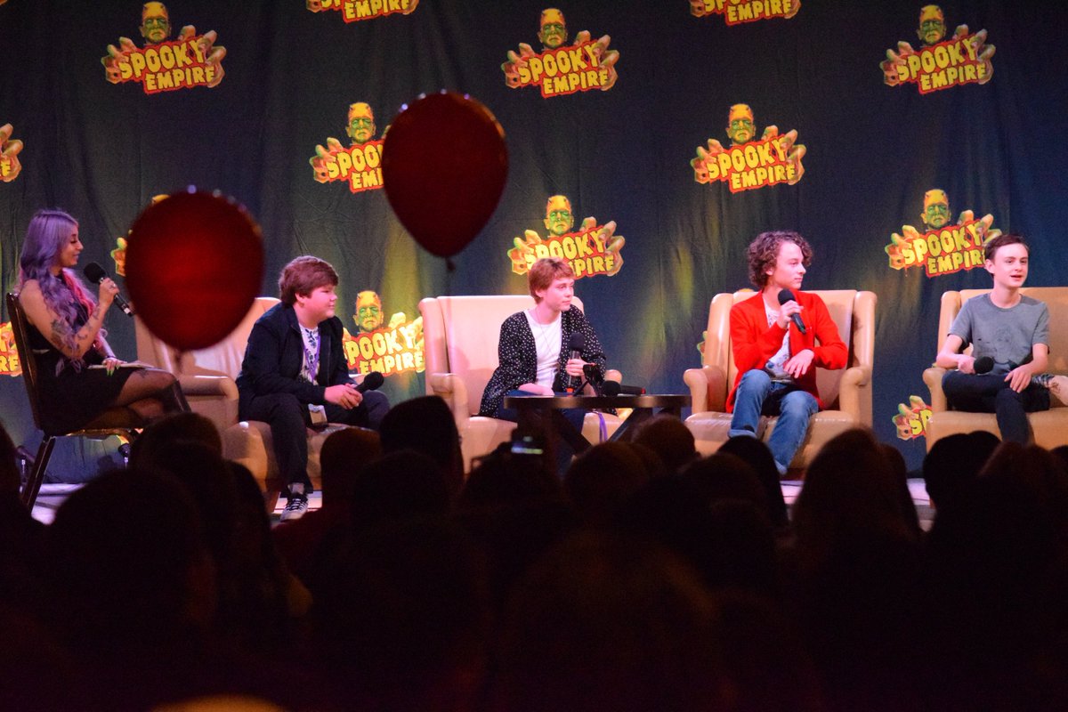 LookingSoLong's tweet photo. @SpookyEmpire Watching the cast of #ItMovie @spookyempire 🤡 https://t.co/XG5fKyCAnN