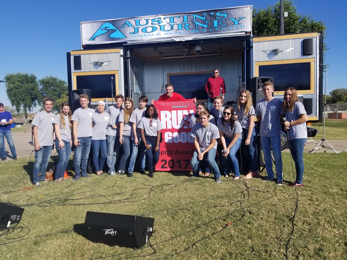 ThatLadyLuna's tweet photo. Mesquite High School Spirit Award IRun4Good 2017 #irun4good #mhs https://t.co/4ohQdV3ch6