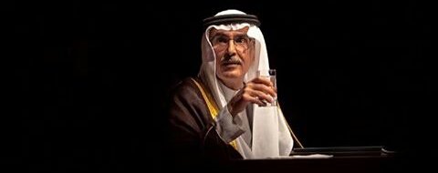 HM11_3's tweet photo. إلى متى ببني على صمتك جسور 
لاحيرتني أسباب سلمك وحربك
العمر أحبك .. مابقى فيني شعور 
ومتى جفاني العمر ، وشلون أحبك ؟ https://t.co/e5G5LNMCWP