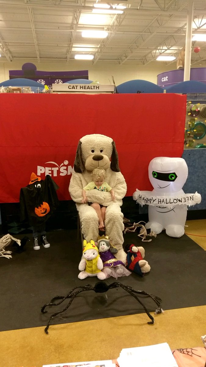 Petsmart tweet media