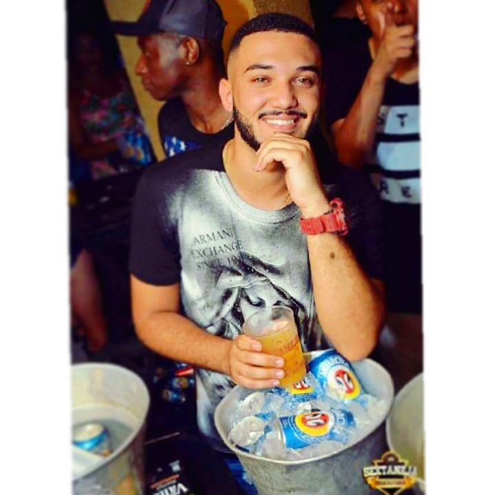 fred_fep's tweet photo. Sorria que eu estou te filmando !
😁😍👏🍹🍀 https://t.co/a4f2ILK2tR