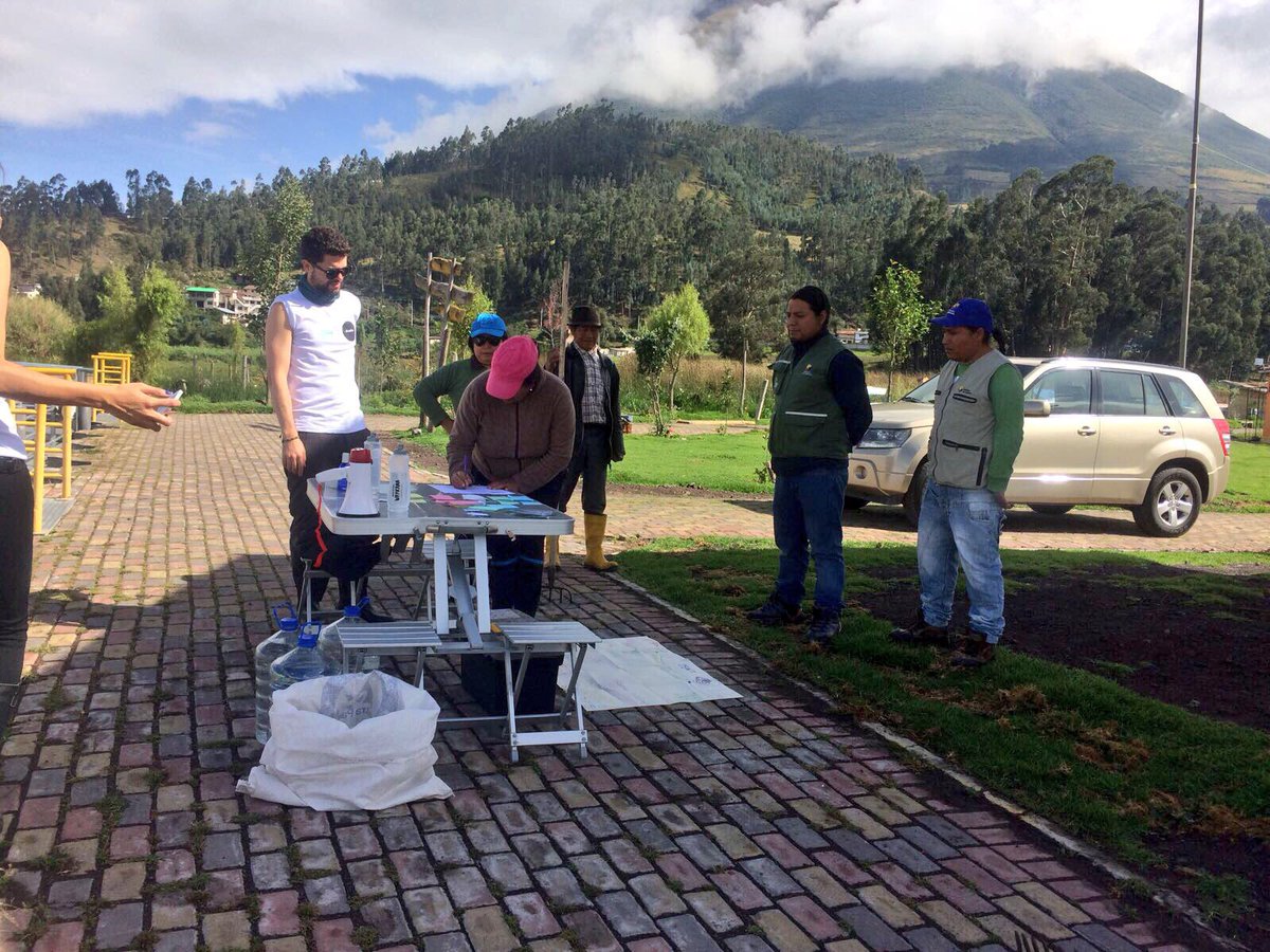 MAATEZonal1's tweet photo. [INICIA] #YoLimpioElLagoSanPablo, minga de limpieza en coordinación con el colectivo PlastiCo, Asociación Parque Acuático, sector Araque🌎♻ https://t.co/ITG8t7AnSt