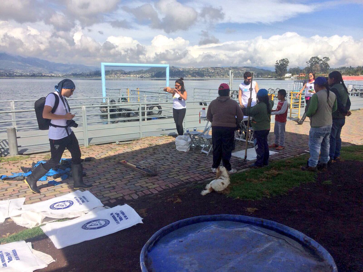 MAATEZonal1's tweet photo. [INICIA] #YoLimpioElLagoSanPablo, minga de limpieza en coordinación con el colectivo PlastiCo, Asociación Parque Acuático, sector Araque🌎♻ https://t.co/ITG8t7AnSt