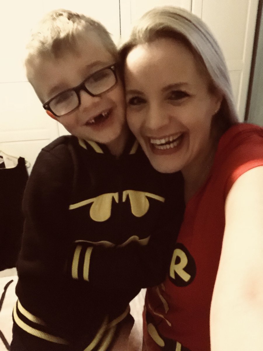 wendyculross's tweet photo. Meanwhile, back at the bat cave.... #RobintohisBatman #Matching #Tryingtobeserious https://t.co/IHSVNegVzR