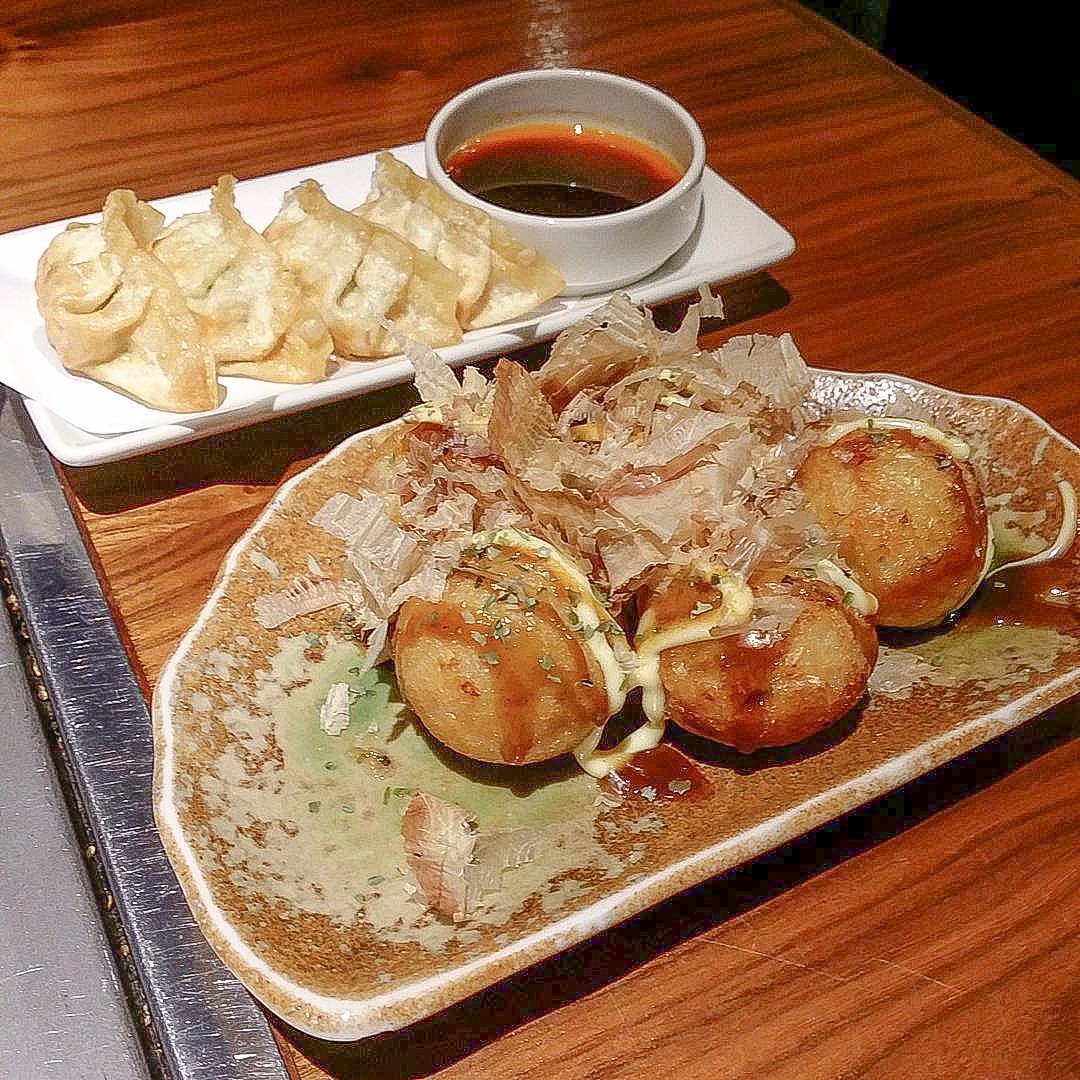 kintanuk's tweet photo. Crispy on the outside, different on the inside. Would you want chicken or octopus in your fried dumplings?

📷: @tldksh_ https://t.co/zgUdgJ5TZL