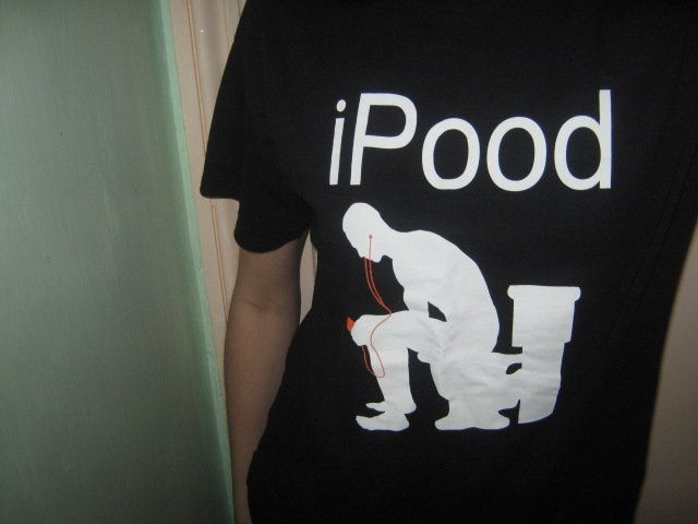 birdyvee's tweet photo. T-shirt I got JJ a few years back is too small for him now, so I gots it XD #iPood. https://t.co/9uhvOa3CK1