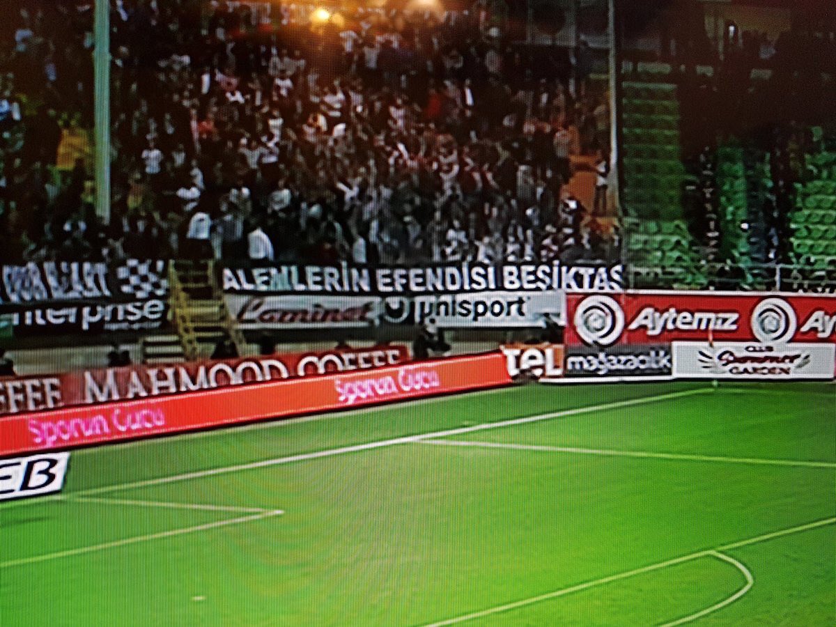 ERENINH0's tweet photo. Galatasaray ile Beşiktaş arasındaki fark nedir diyenlere bunu gösterin! https://t.co/LQtPYhtpMj