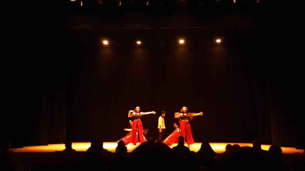 FUDanzaContempo's tweet photo. Así culminó nuestras puestas en escena está tarde, con éxito. En la U Andes. Aud. Mario Laserna 

Inició, Académica Artes Guerrero: Freedom https://t.co/jIXYWSp2fp
