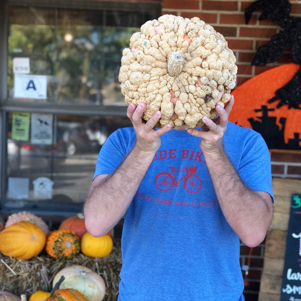swamprabbitcafe's tweet image. Hey Peanut Head! #localpumpkins #heirloompumpkins #halloween