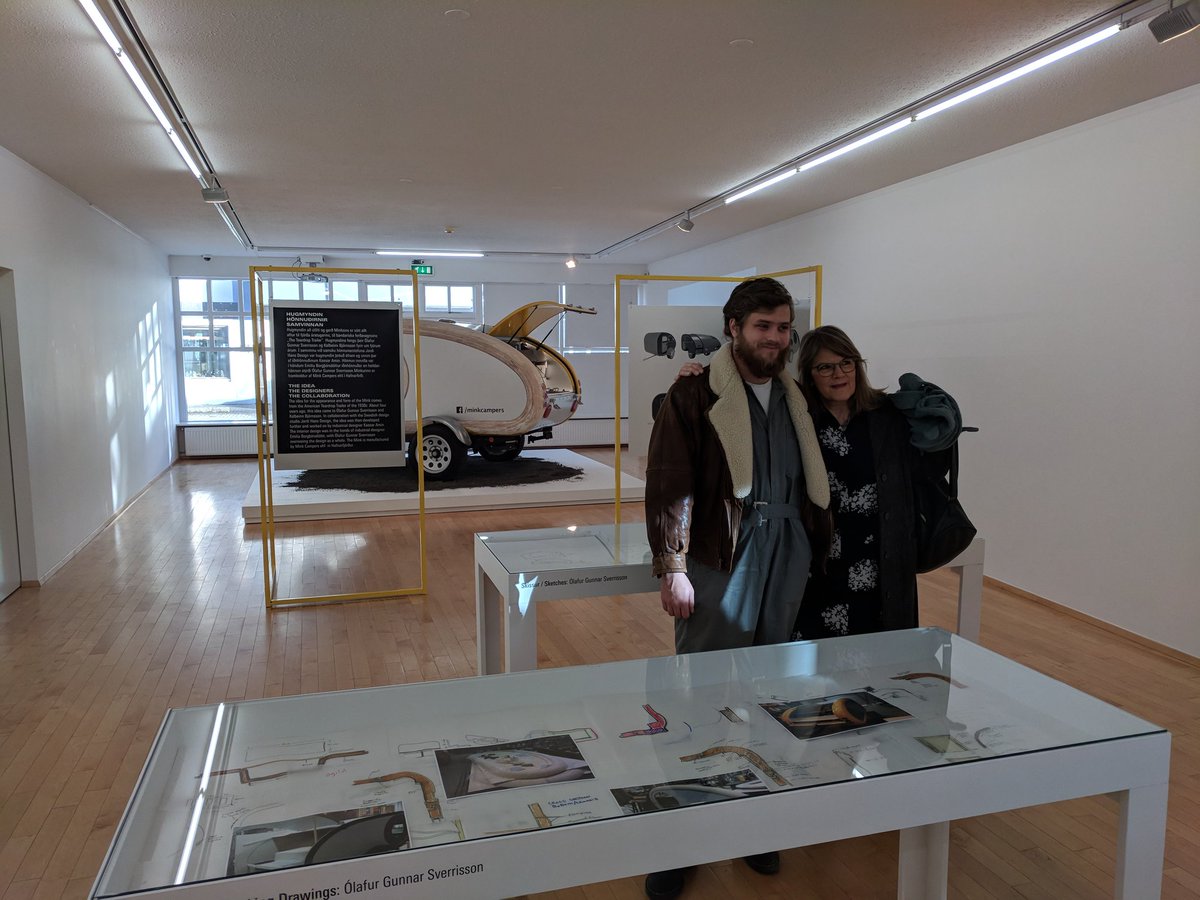 Þessi tvö fögnuðu fyrsta samvinnuverkefni sínu í dag. Til lukku með Augu Minksins.