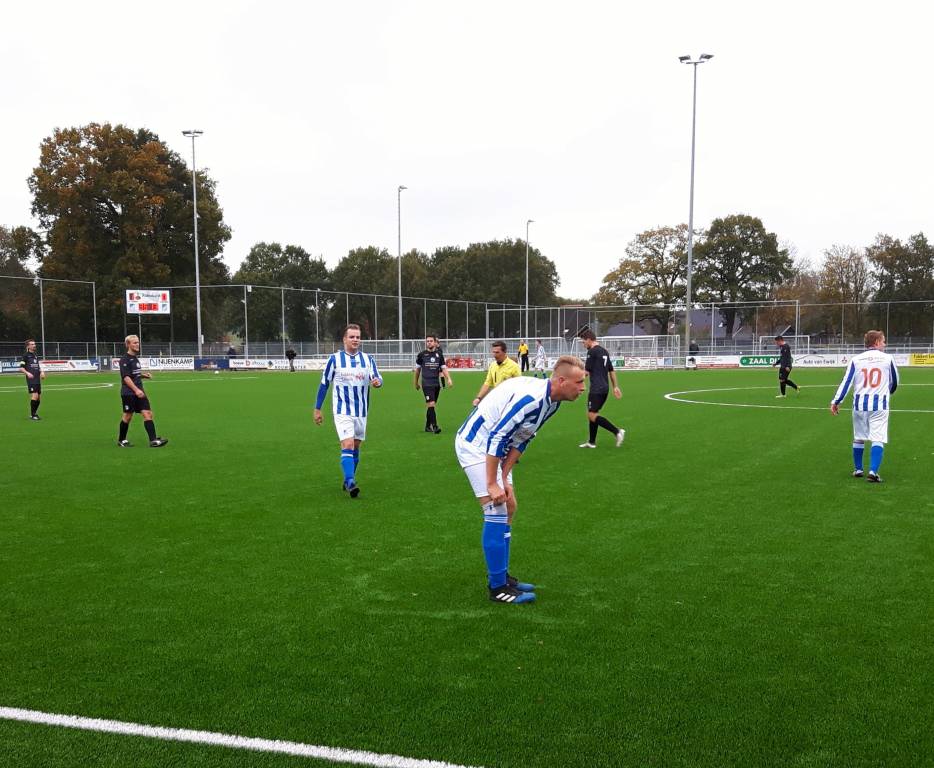 4D | Lemele verplettert koploper Daarle bit.ly/lemdaa