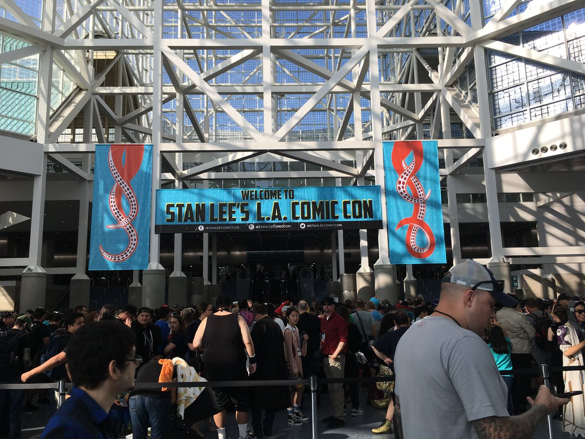 NinjaPleaseDJ's tweet photo. #Comicaze https://t.co/QaAucUKX2f