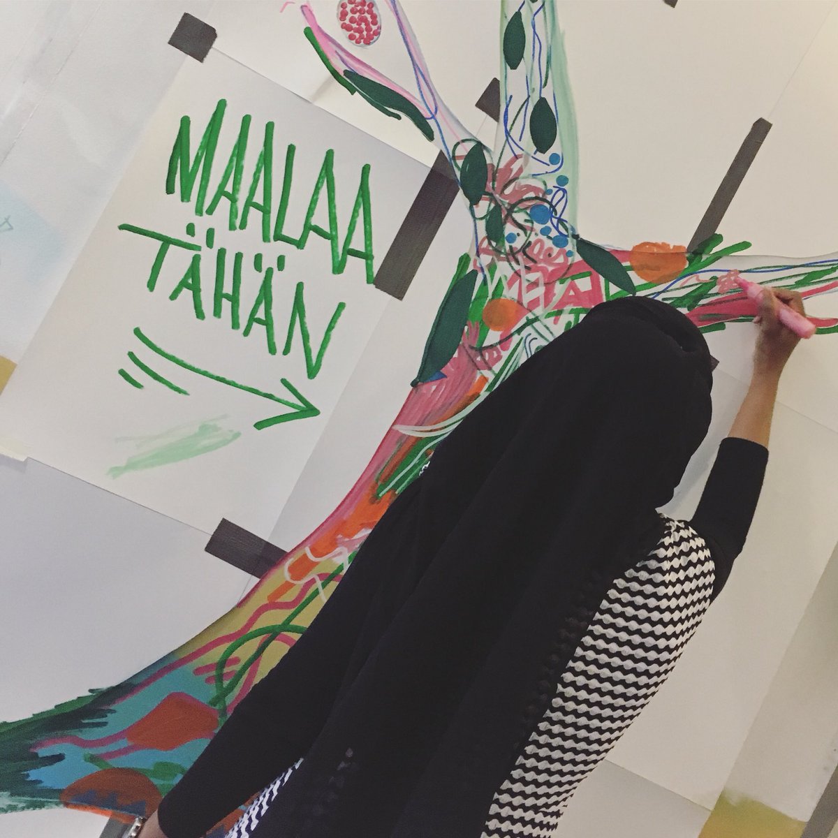 satatarinaa's tweet photo. #maltsunhäflingit #maalaatähän yhteisötaidetta yhdessätuumin @MuraalitaideYMT https://t.co/3sOkOQG2gK
