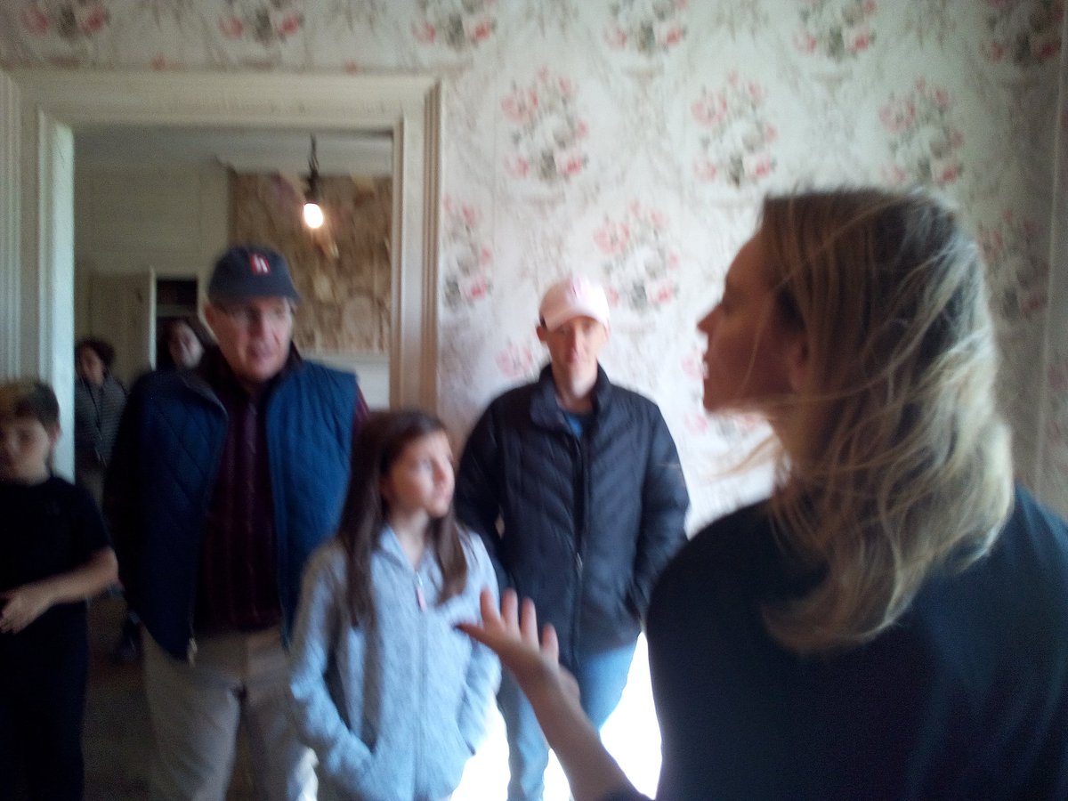TimRies's tweet image. Archeologist &amp;amp; historian Alyssa Loorya conducts exclusive tour of @lotthouse.bklyn. Thx to partners #hhtnyc #archtober