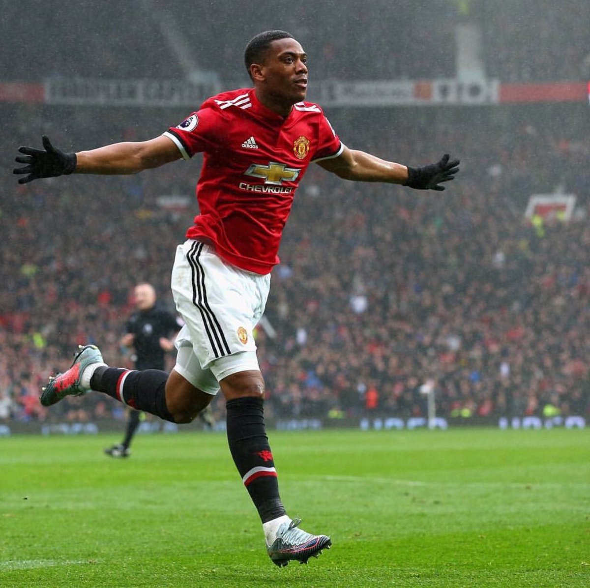 AnthonyMartial's tweet image. Great win and thanks to the fans you were amazing 🔴🔴🔴 @ManUtd