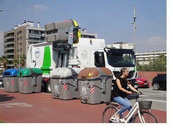 sosteniblecat's tweet photo. Primer camió 100% elèctric de gran tonatge destinat a la recollida selectiva automatitzada de residus https://t.co/GEyRvHK9M4 @A_impulsa https://t.co/y2xwqPpzIq