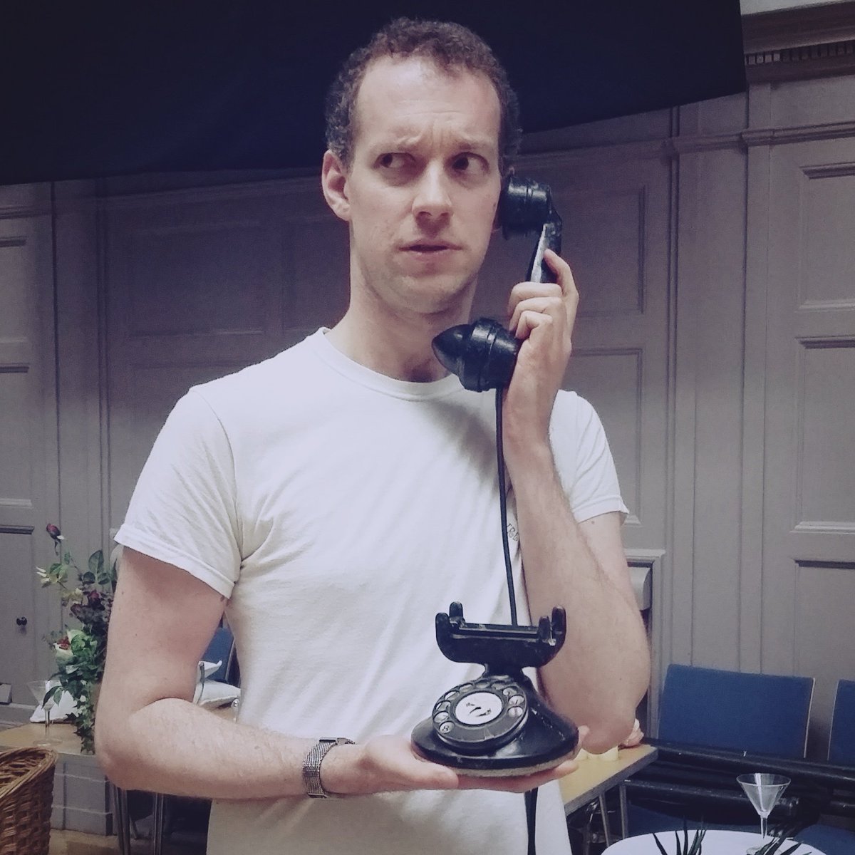 marksiddall84's tweet photo. "I'm sorry, the old Taylor can't come to the phone right now..." #playingwithprops https://t.co/Z9XLOo5iyK