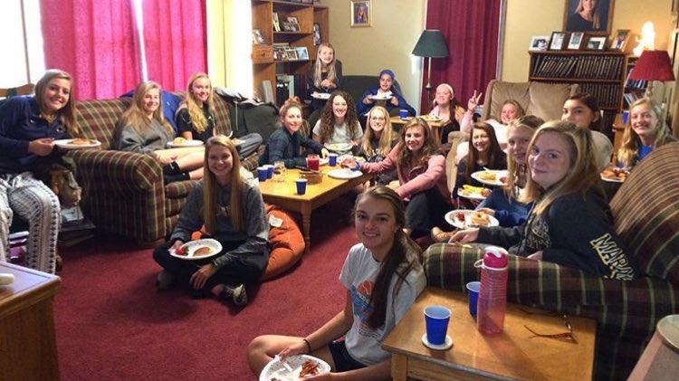 ghsfh2014's tweet photo. gameday breakfast🐯💙 #everymomentmatters #laceup #gameday https://t.co/5gFvcOfhU1