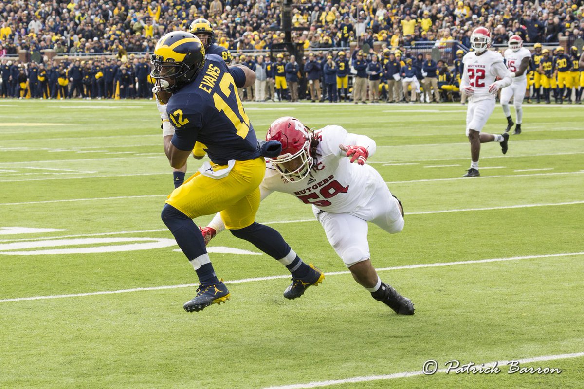 BlueBarronPhoto's tweet photo. Brandon Peters' first touchdown as a Michigan Wolverine https://t.co/gNrdPkdwx6