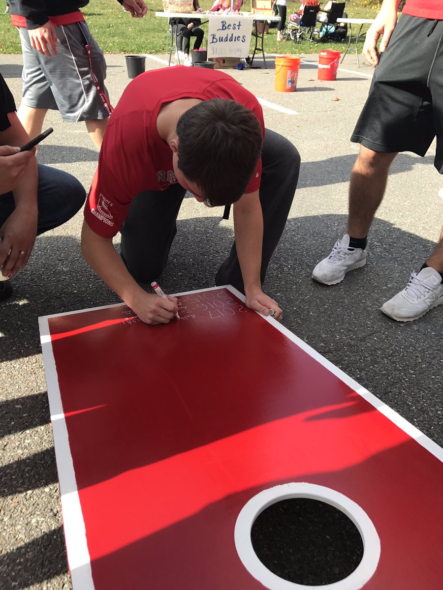 MsFournier_WHS's tweet photo. Two time cornhole champs! #fallfest @Mr_Gelinas_WHS @FreshmenMP2021 https://t.co/DsPsFCJ0J2