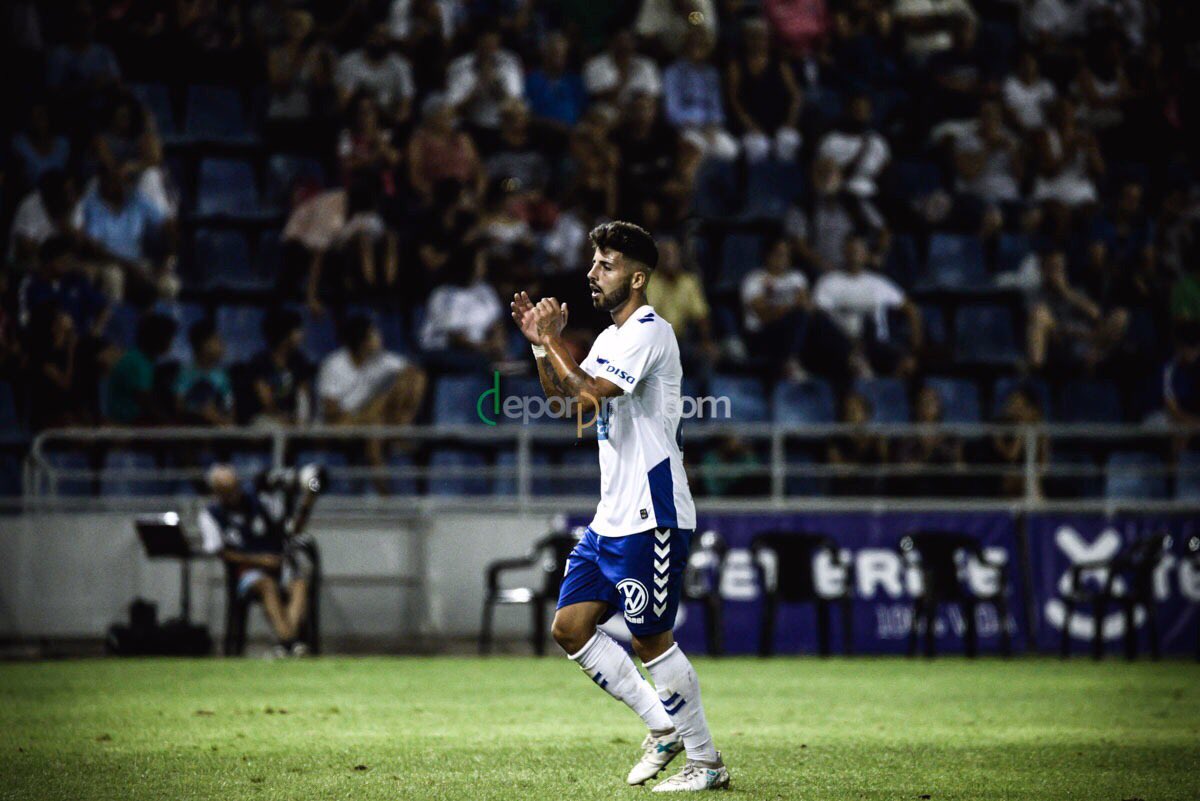 BrianMP26Fans's tweet photo. Se viene un partidazo,queremos un Heliodoro a reventar.
⚽️@CDTOficial - @CAOsasuna 
🏟 Heliodoro 
⏱19:30
📅 29/10/2017
#DejarnosElAlma ⚪️🔵🔝 https://t.co/6PdZf0iUta
