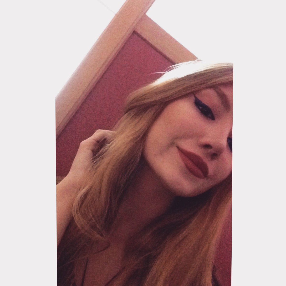 Nisa (@liiterarry) on Twitter photo 