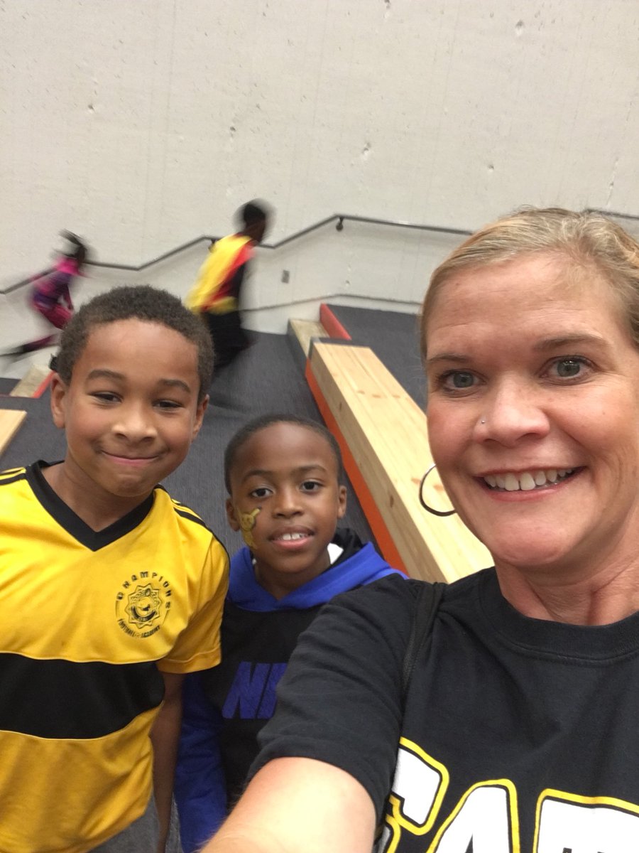 MrsAshleyAdamo's tweet photo. So much fun at the #Commit2King Fall Festival! @DrEmilyAMassey @pwbrownKMS @tabethamotes @apsupdate @CarstarphenMJ @King_Jaguars https://t.co/KzU2ChCGu8