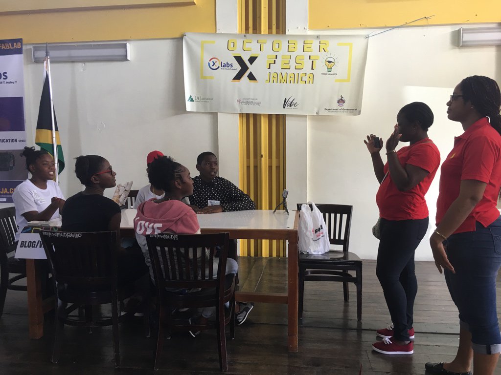 biancawelds's tweet photo. The blog/vlog station capturing the thoughts of attendees @xlabsja #OctoberXFest Mini-Maker Village https://t.co/tVg6fBMjQr