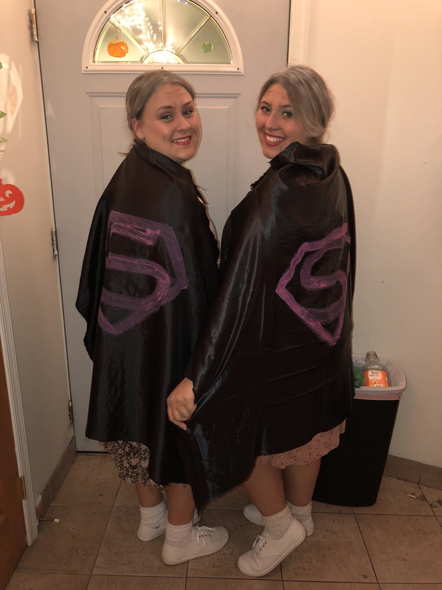 amanderrr's tweet photo. When you decide to stay for a fifth year and you actually turn into a grandma #SuperSenior https://t.co/m9qMDtyXjG